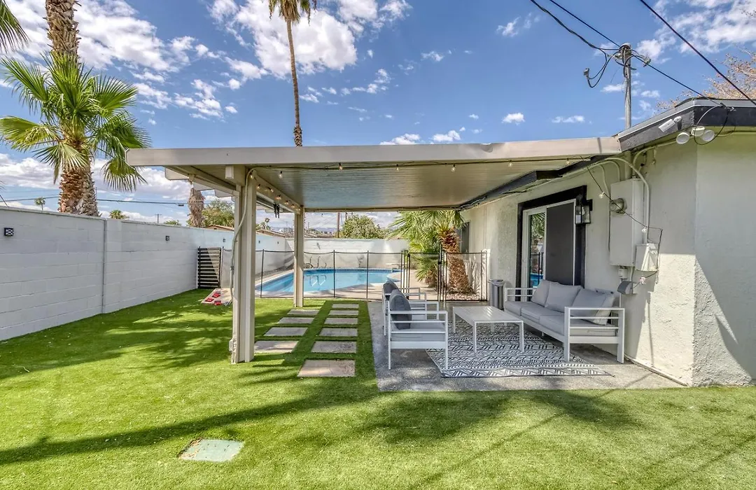 Getaway Villa W Pool In Vegas 10 Mins To Strip-1